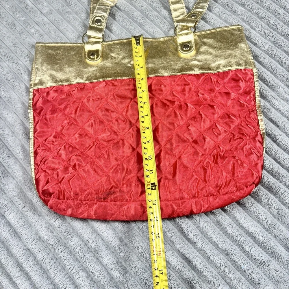 Women's red quilted tote bag with gold trim trimming‎